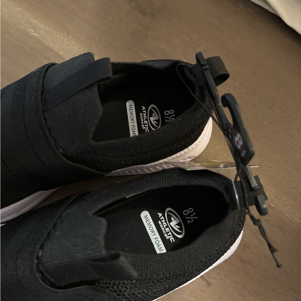Men's Athletic Works Slip-On Knit Athletic Shoes - Black Sz 8.5 - Picture 3 of 6